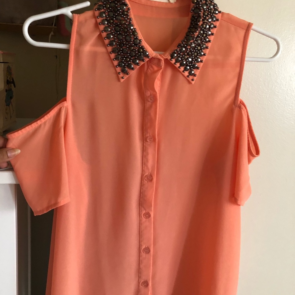 Lush blouse! - Picture 2 of 5